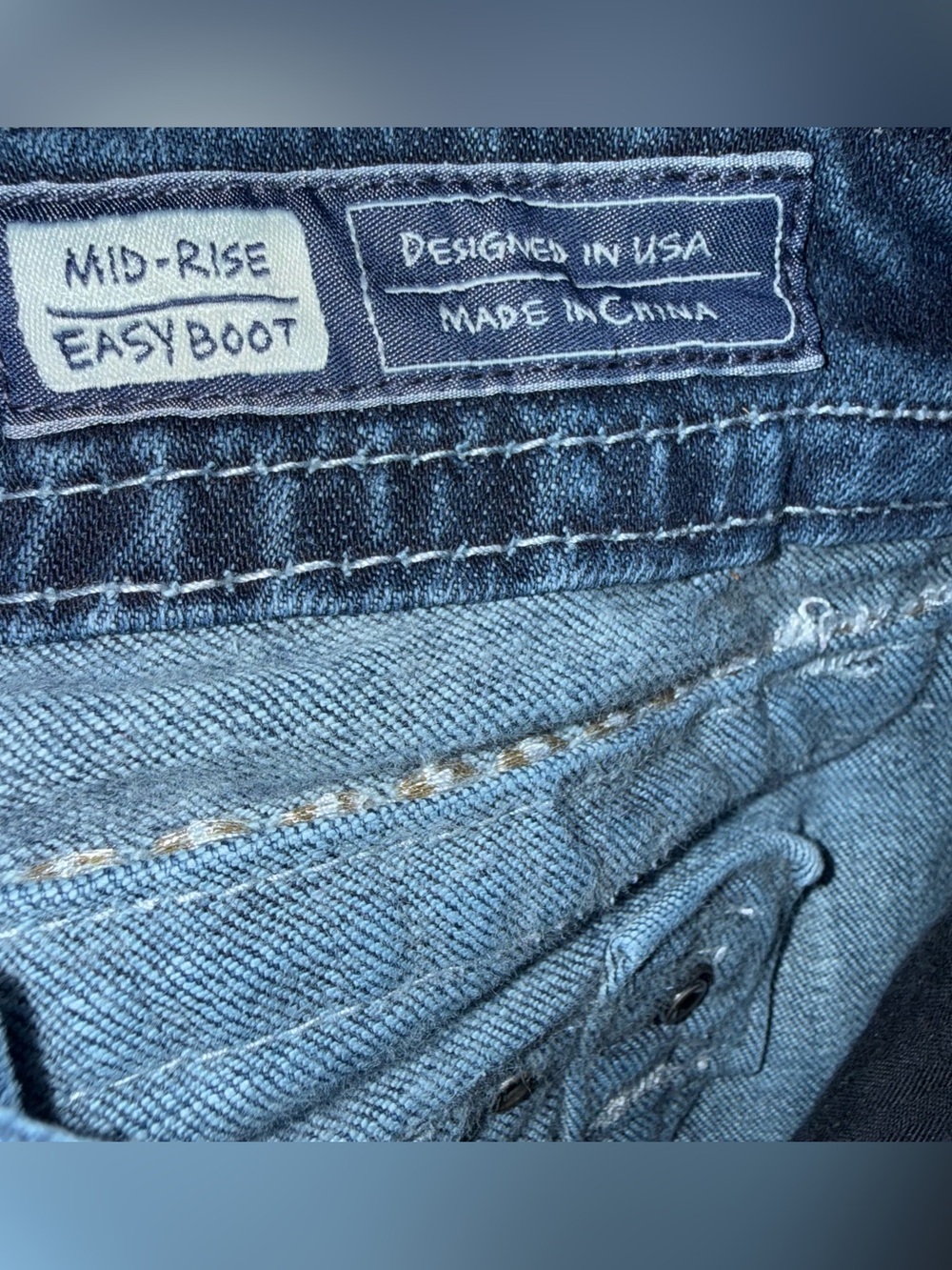 Miss Me Mid Rise Easy Boot Dark Embellished Back Pockets Jeans Wings women’s 28 - Picture 15 of 16